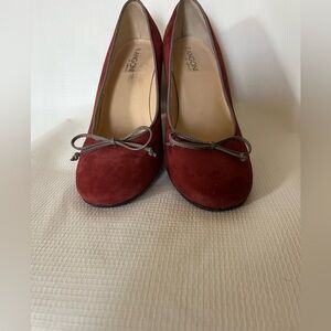 Amalfi by Rangoni Dark Red Heels 7M
